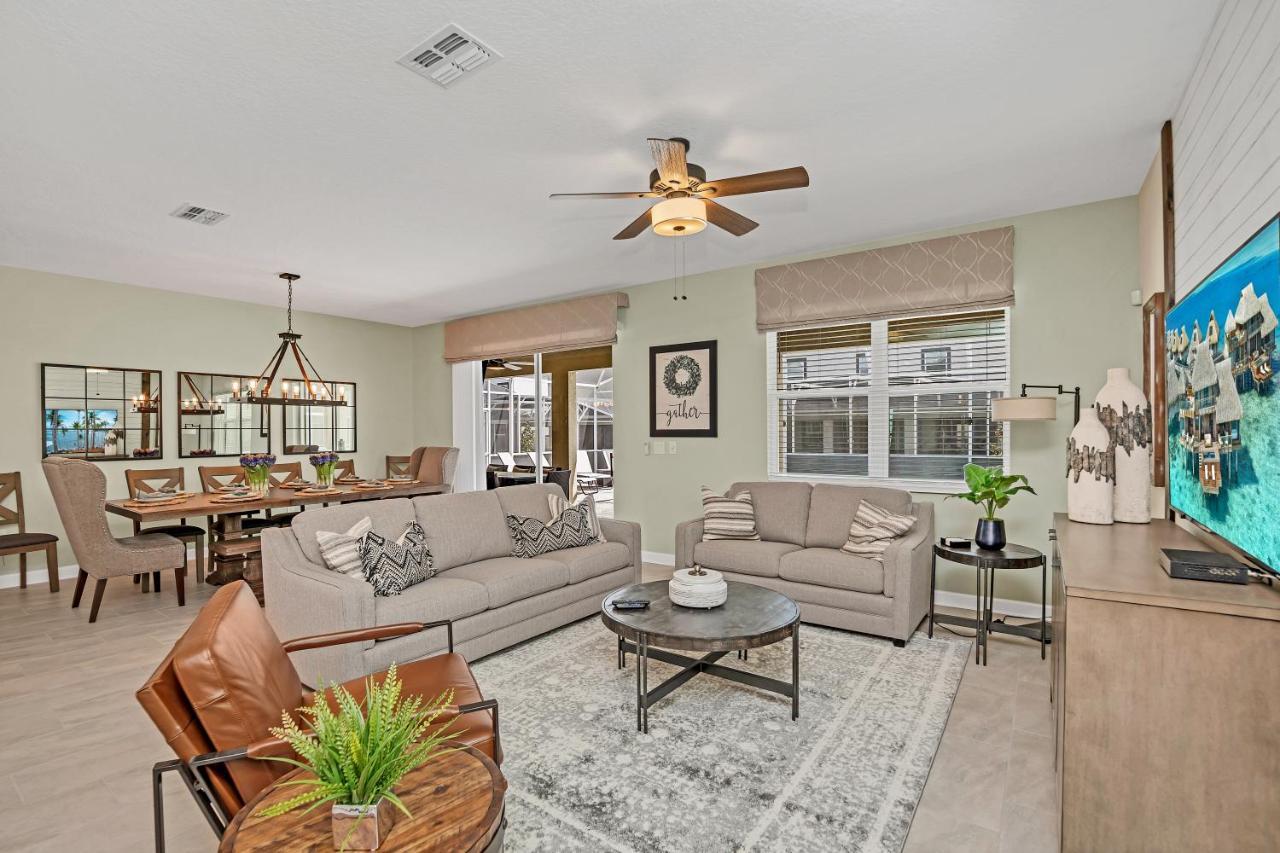 Large Villa, Private Poolgame Roommovie Theater Holiday home *